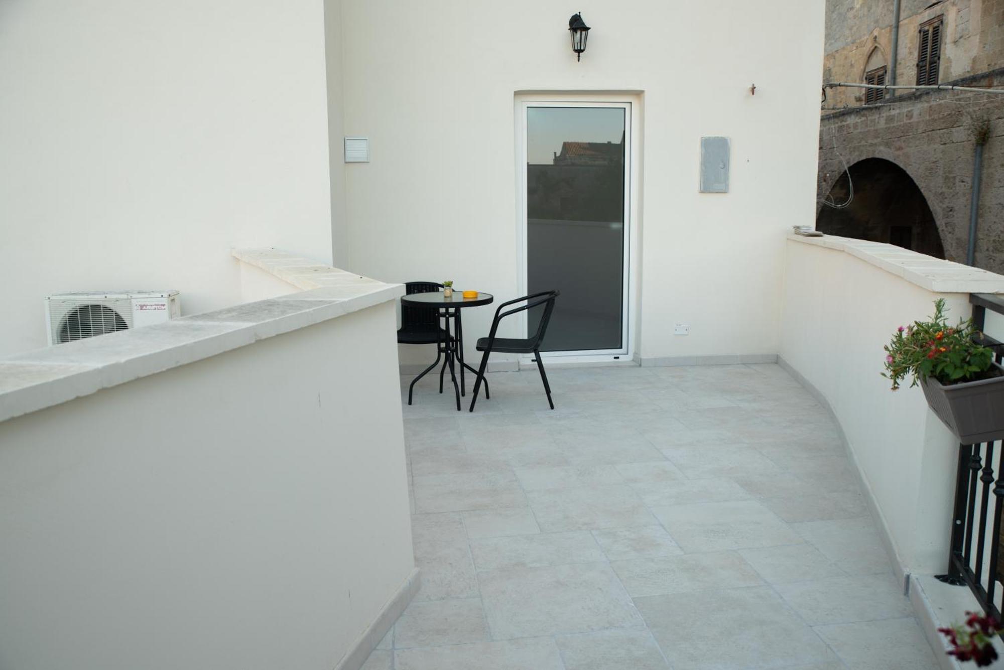 Hotel Dimora Guerrieri Bríndisi Exterior foto