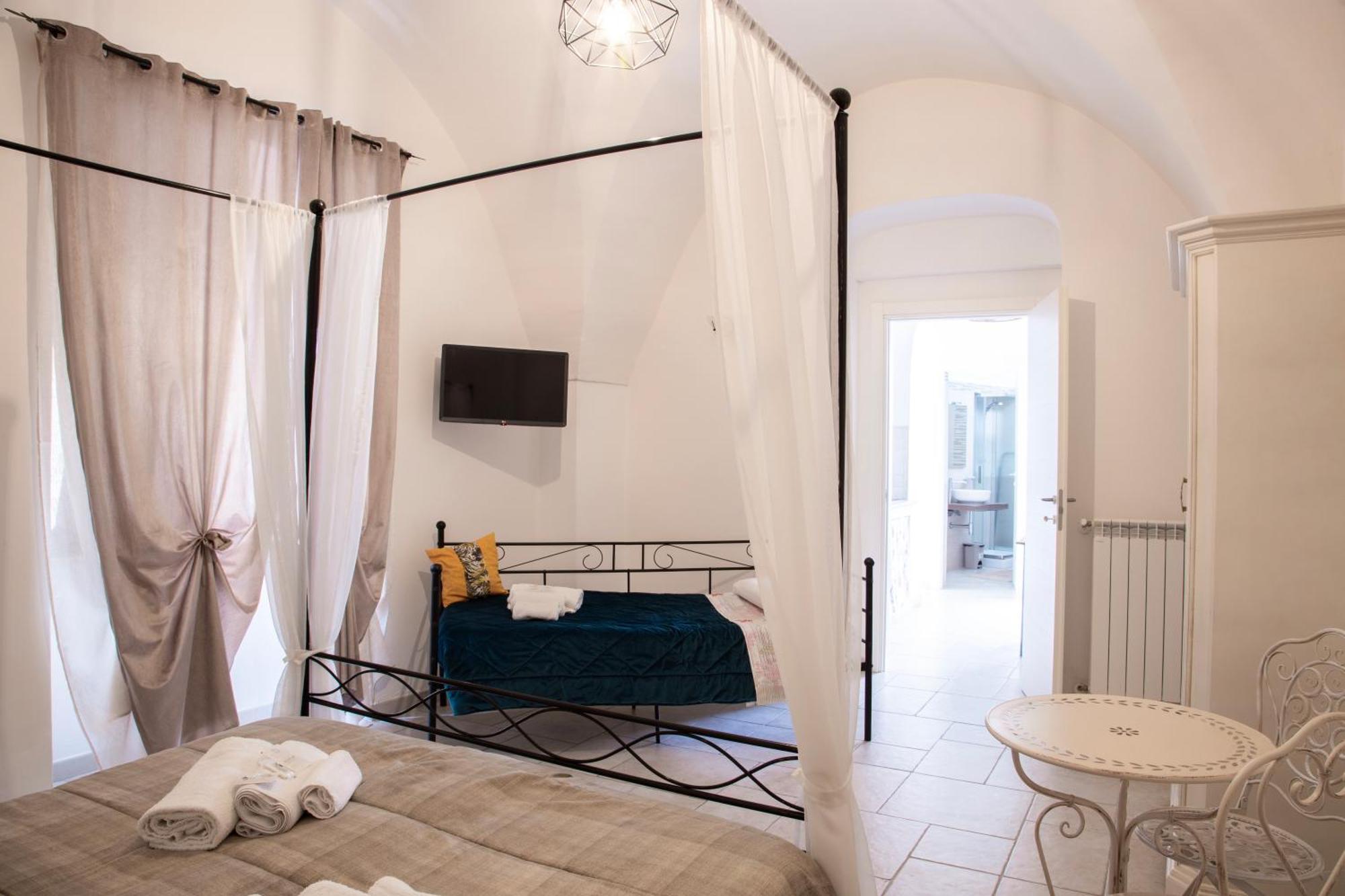 Hotel Dimora Guerrieri Bríndisi Habitación foto