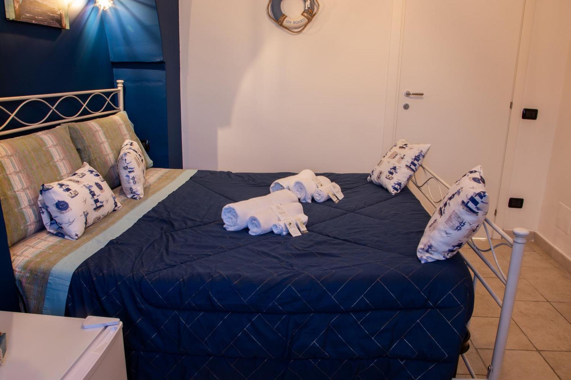 Hotel Dimora Guerrieri Bríndisi Habitación foto
